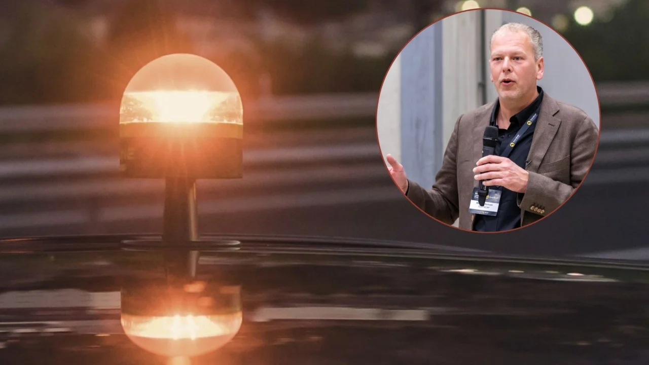 Un experto en seguridad desmiente a Pere Navarro sobre la baliza V16: “Lo más seguro siempre es salir y ponerse a salvo”