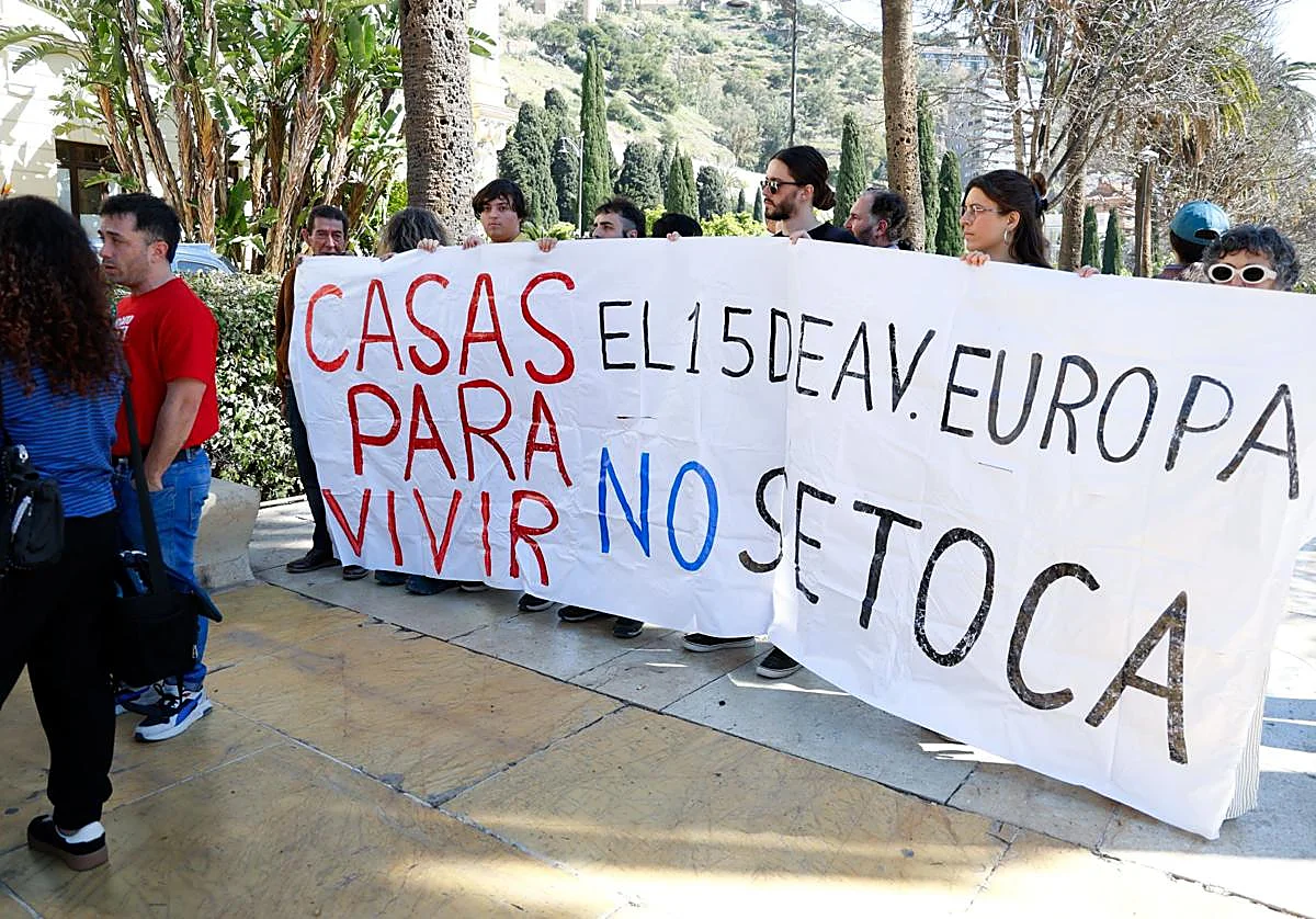 El Ayuntamiento de Málaga aprueba mediar para garantizar que los vecinos de Avenida de Europa se queden con alquileres asequibles