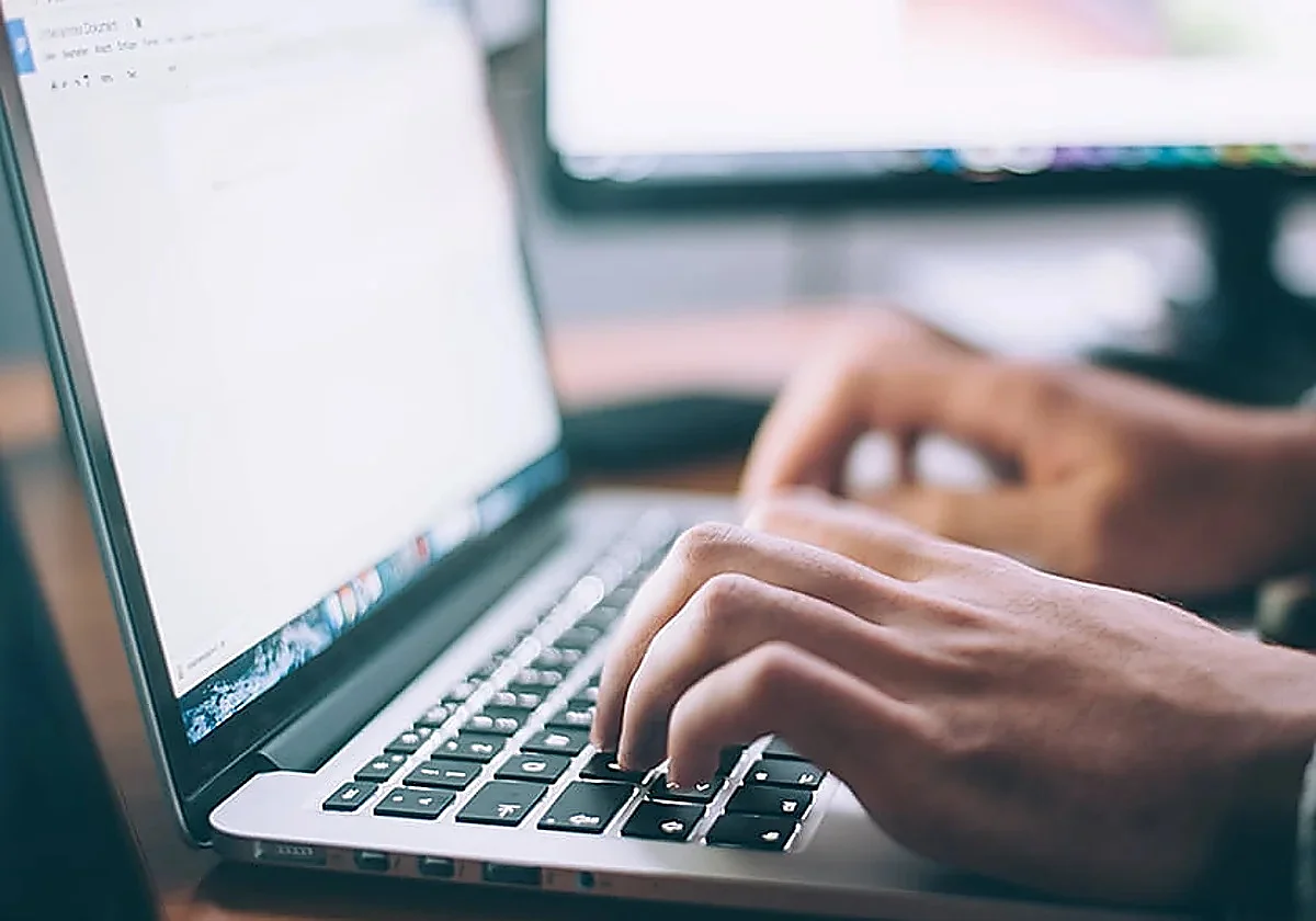 Una caída informática en la red de la Junta de Andalucía empaña el lanzamiento de la tarjeta sanitaria virtual