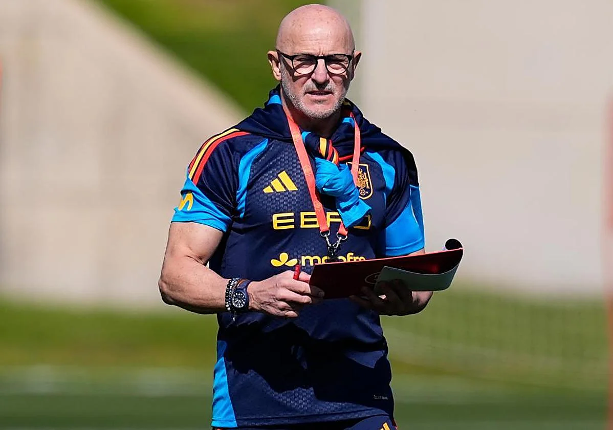 Luis de la Fuente: «No nos vamos a equivocar juegue quien juegue en la portería»