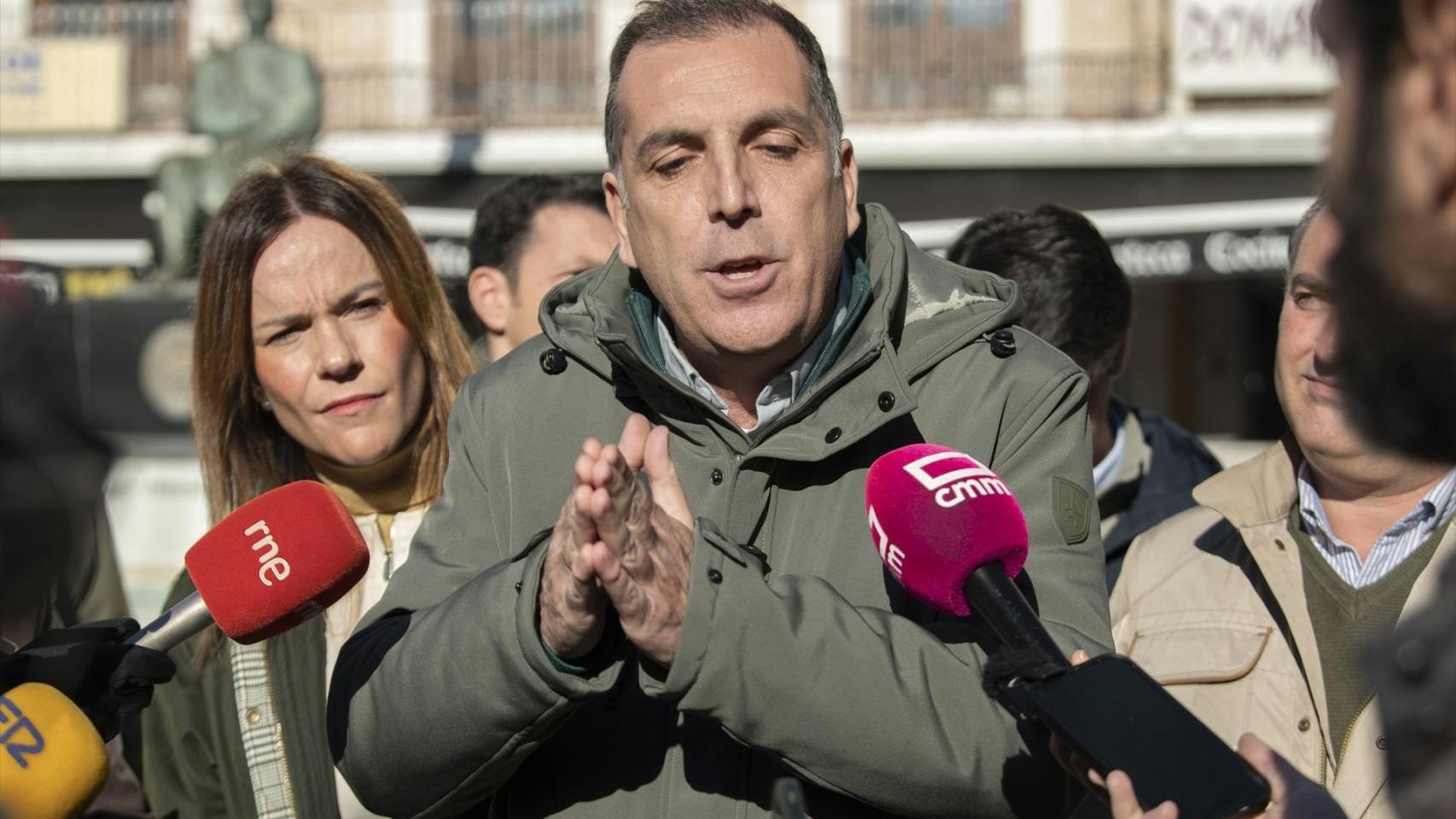 Auge y caída del 'policía de Vox' Samuel Vázquez: 10 meses de inhabilitación y de prisión tras cinco expedientes de Marlaska