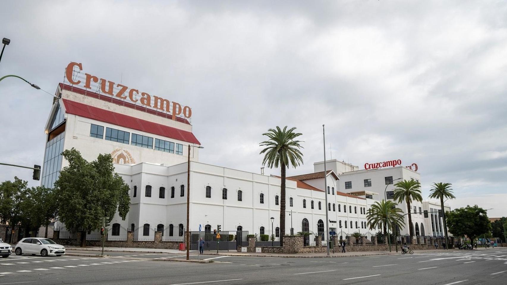 Los repartidores de Cruzcampo salvan la Semana Santa, pero amenazan con otra 'Ley Seca': "Para la Feria pinta mal"