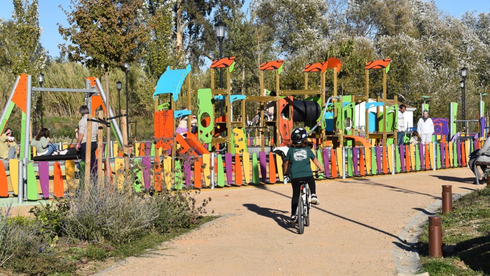 Así será el mantenimiento del Gran Parque de la Costa del Sol: 1,3 millones, robot para el lago y nueva megafonía