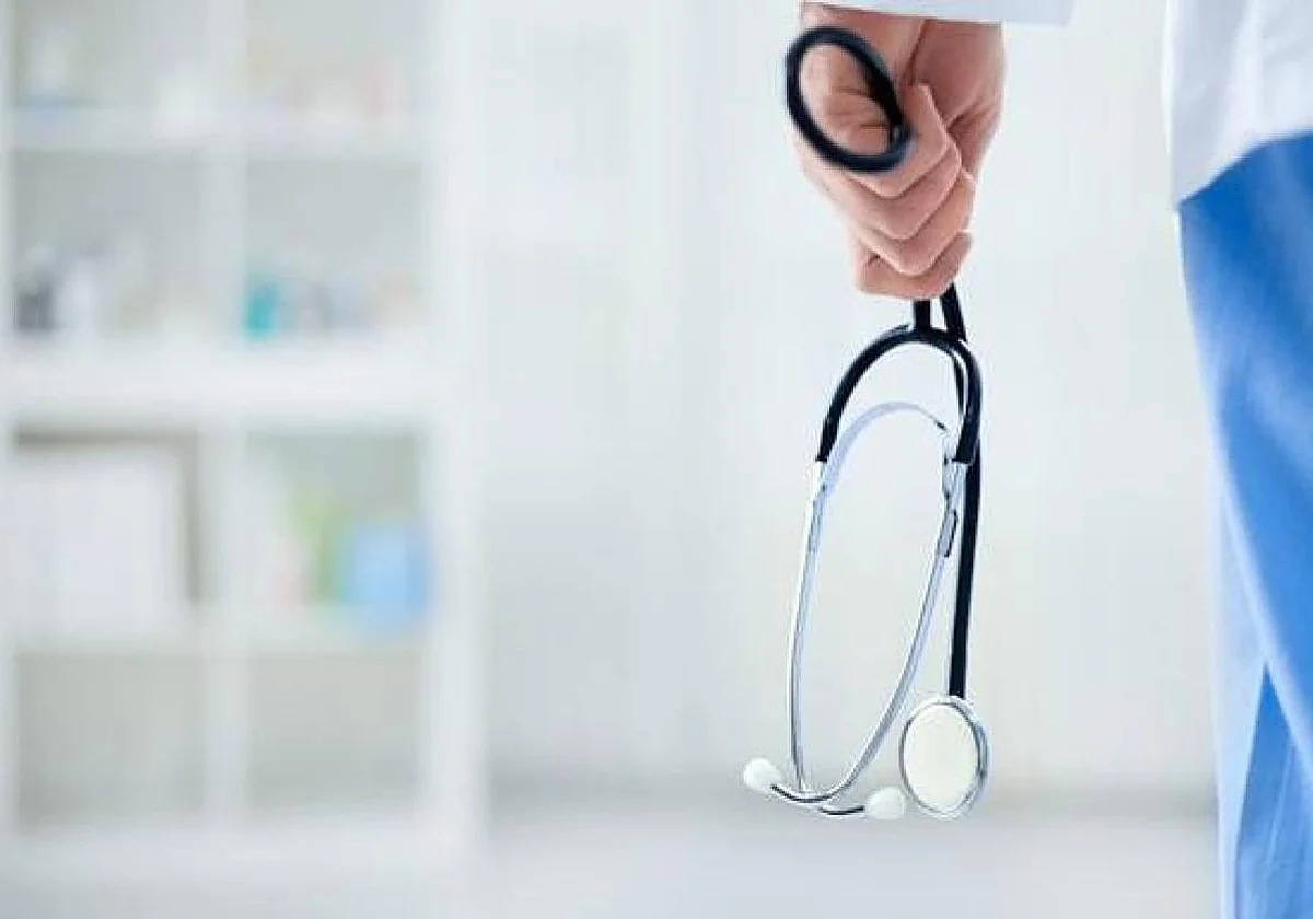 Un médico en Málaga denuncia a otro por no informarle de los riesgos en una operación que salió mal: el caso acaba en condena