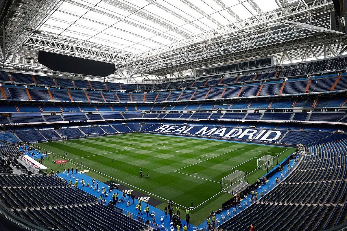 El Bernabéu se transforma: el Real Madrid instala una pista de tenis para el Mutua Madrid Open