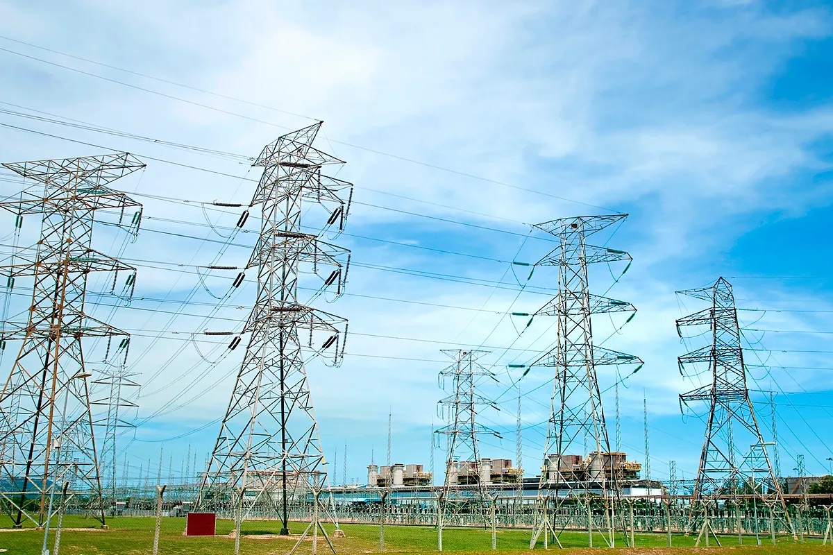 La luz se desploma este domingo hasta los 0,18 euros, con 10 horas por debajo de cero