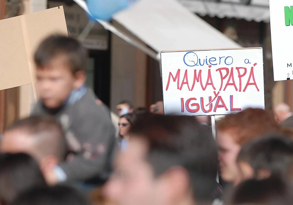 El niño que se hizo mayor de edad sin saber si vivía con papá o con mamá