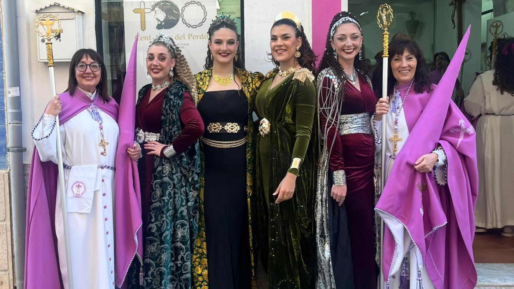 La familia de Raquel, una saga de mujeres que ha evitado el fin de una hermandad centenaria: "El 85% somos chicas cofrades"