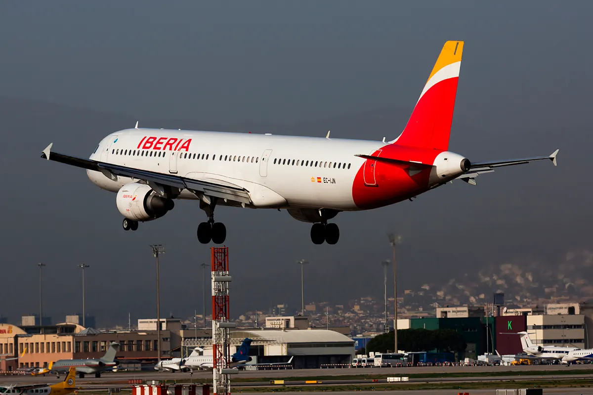 Iberia inaugura su vuelo directo entre Madrid y el aeropuerto de Newark (Nueva York)