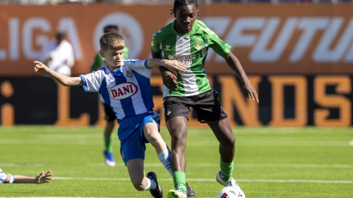 Candelá, la perla procedente de Camerún que se hizo del Betis por Emaná