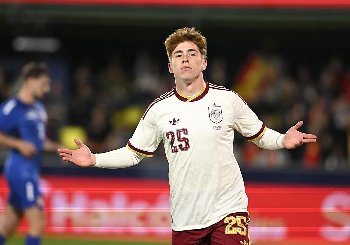 Víctor Muñoz, el último en debutar y marcar con La Roja