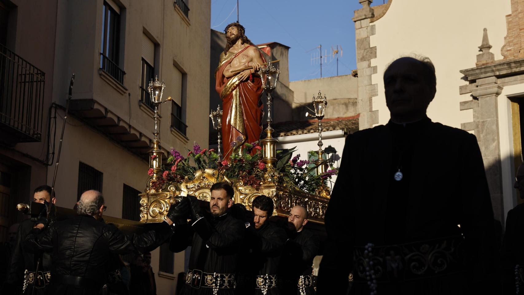 La Cofradía de Sagunto que vetó que las mujeres procesionaran celebra el Domingo de Ramos sin incidentes ni protestas