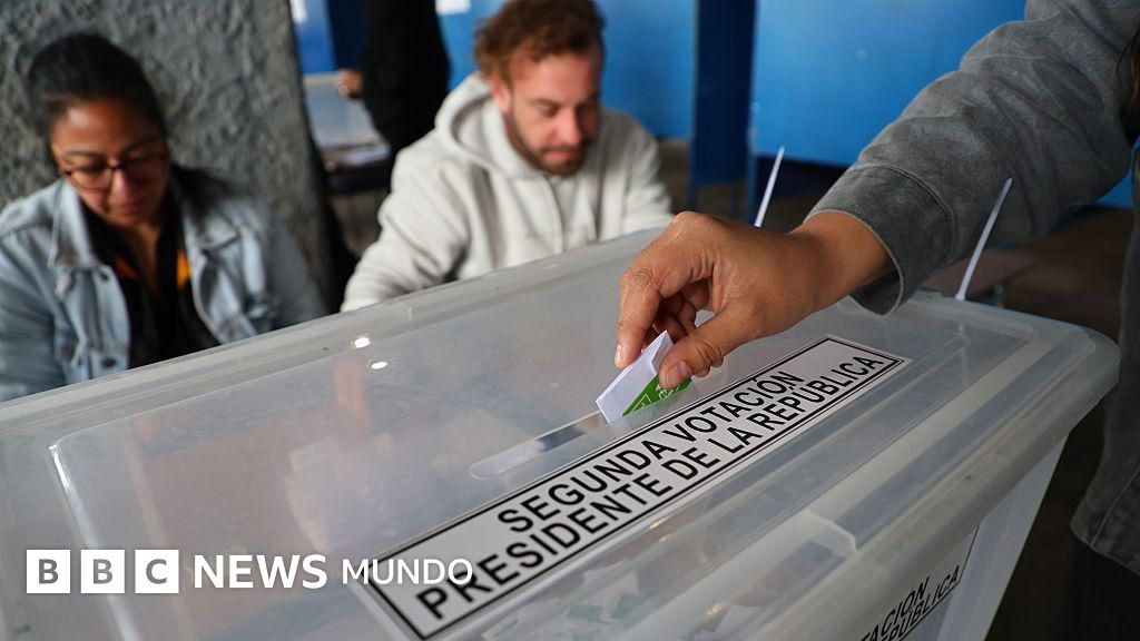 Elecciones en Chile: primeros resultados dan ventaja al ultraderechista Kast sobre la comunista Jara