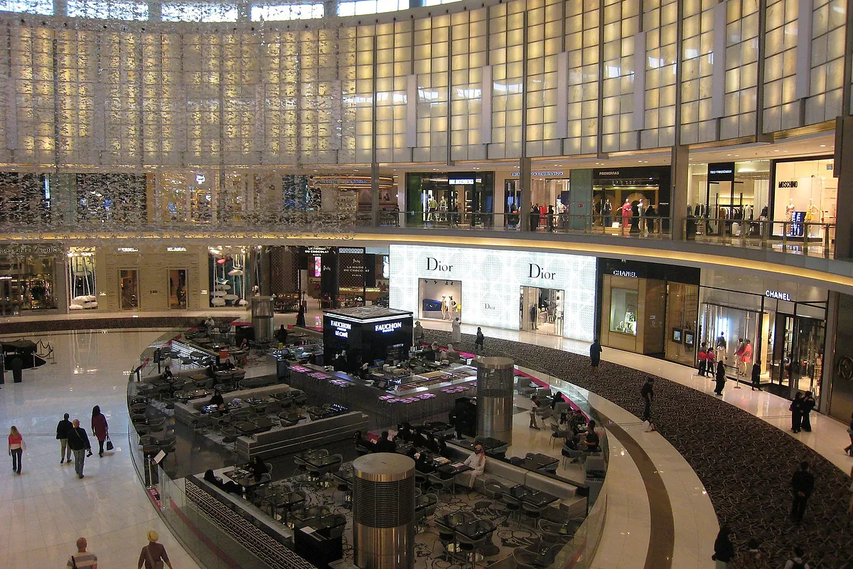 La guerra vacía las tiendas de Dubái y sacude a la industria del lujo