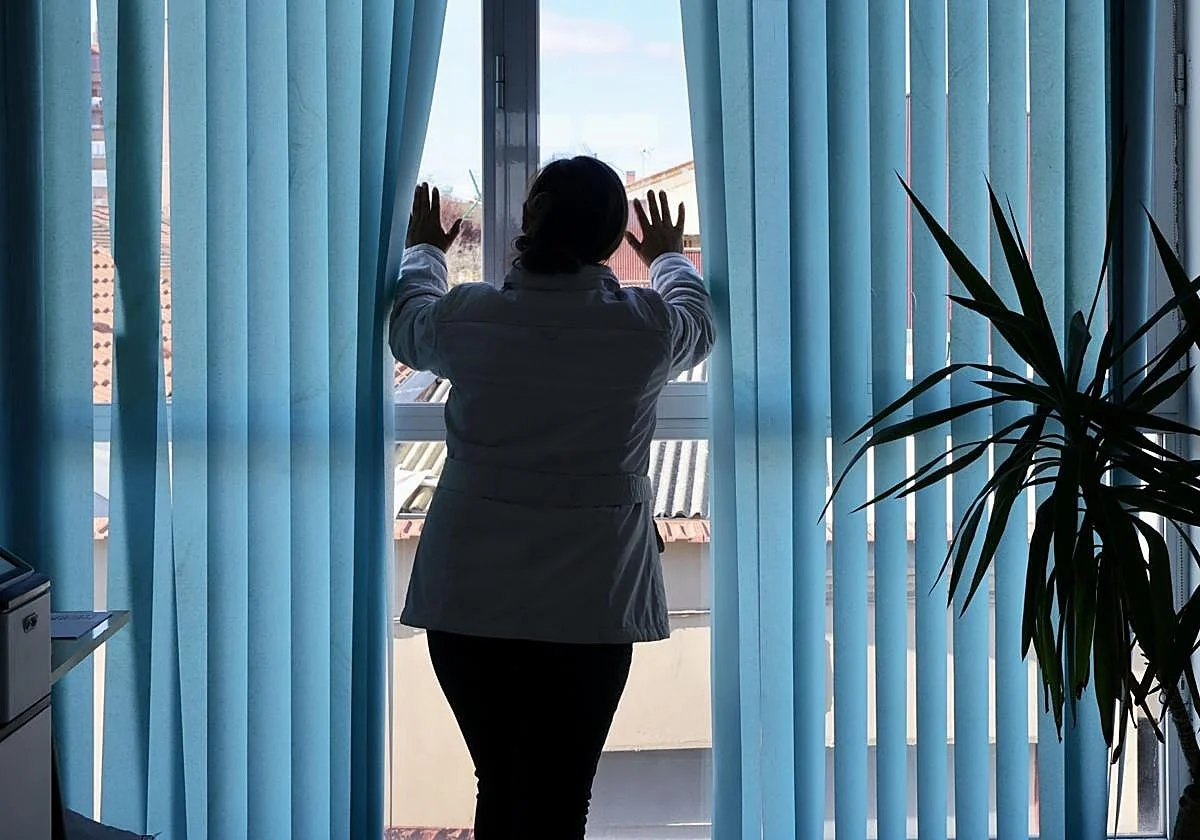 Una migrante irregular que trabaja por horas en la economía sumergida: «He llorado mares desde que llegué a España»