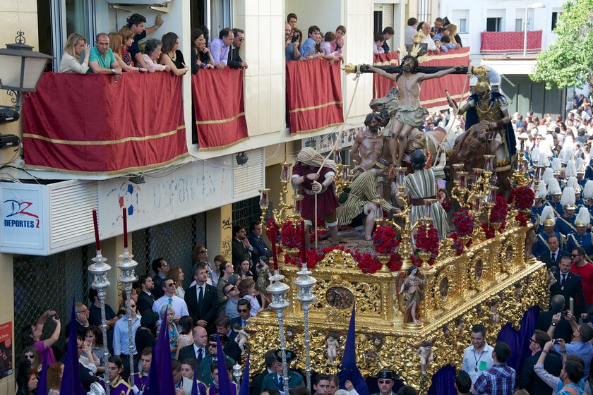 En Sevilla la mercantilización de la Semana Santa ha creado un negocio: alquiler de balcones a 9.000 euros