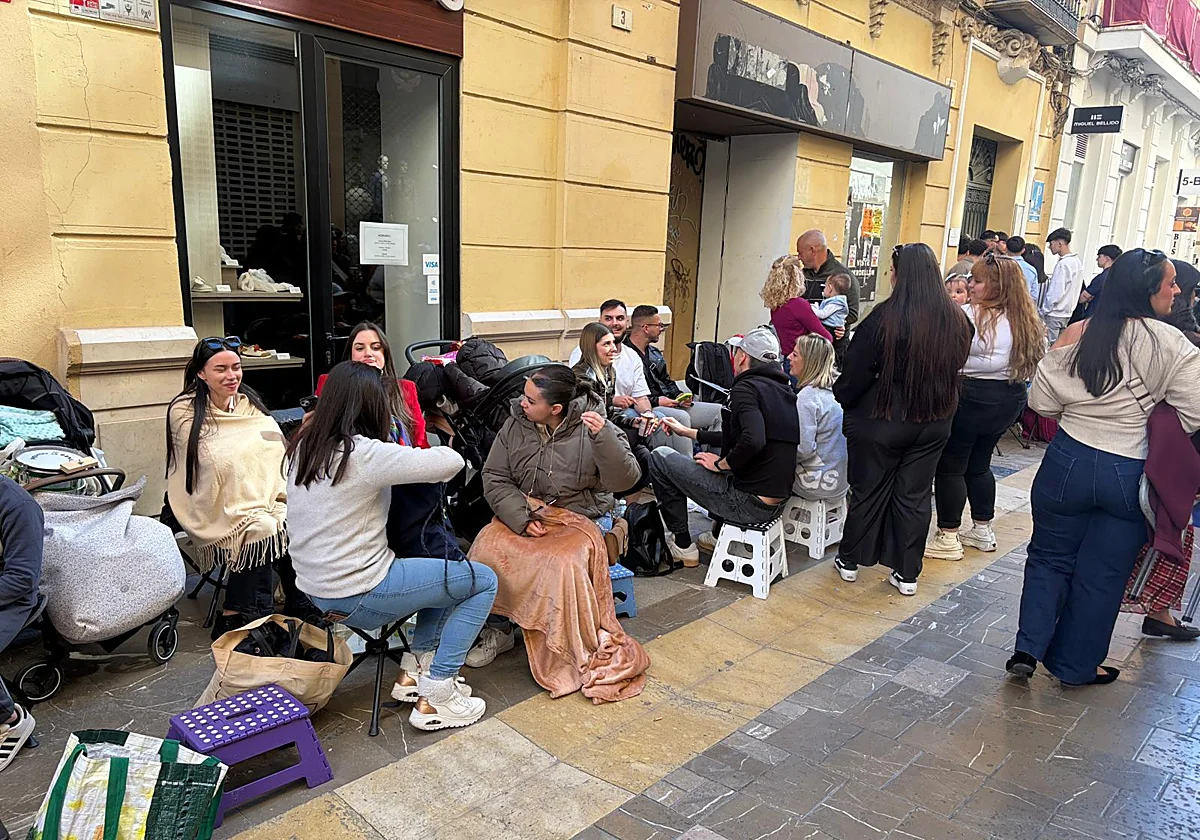 La Policía Local hará la vista gorda con las sillitas plegables en la Semana Santa de Málaga
