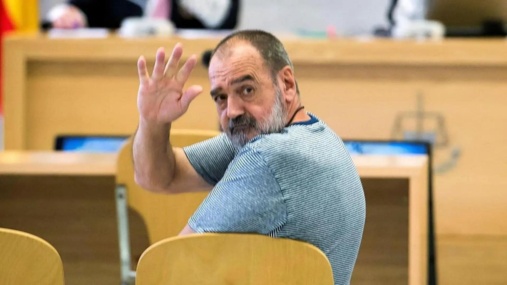 La salida de la cárcel del asesino de la primera policía víctima de ETA indigna a su familia: "Pisan sobre su tumba, es humillante"