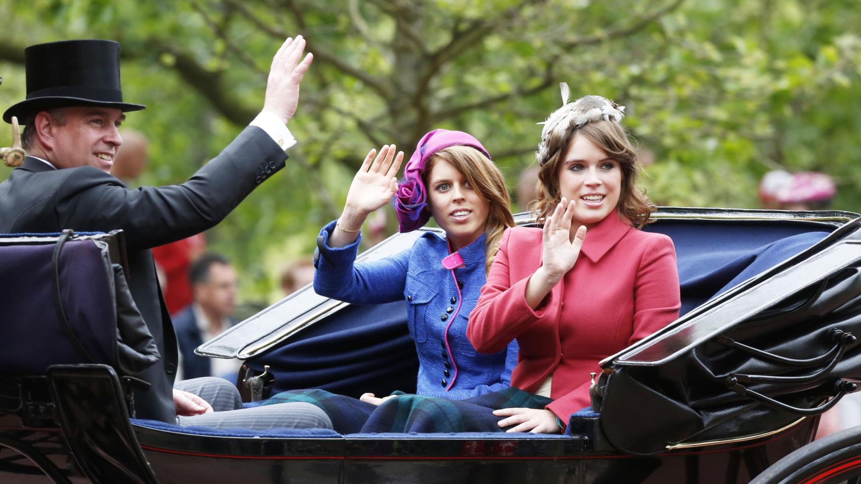 Beatriz y Eugenia de York, cada día más proscritas: han sido vetadas también en la misa de Pascua de la Familia Real