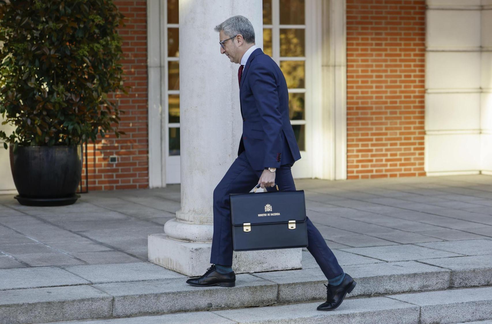 El Gobierno batió récord de recaudación con 325.000 millones en 2025 y el déficit público bajó al 2,18% del PIB