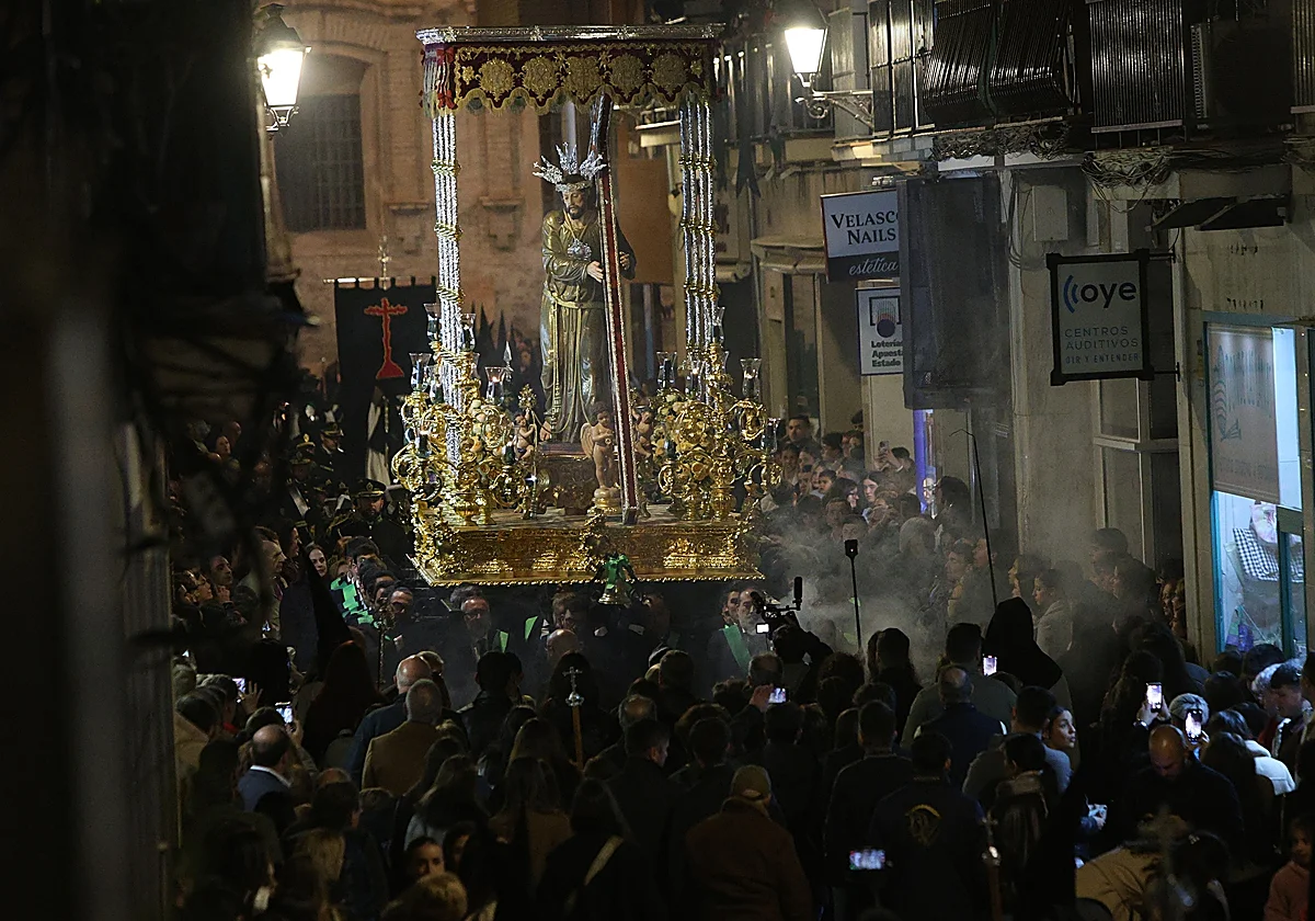 Los Estudiantes consiguen el éxtasis cofrade en la calle Duranes de Antequera