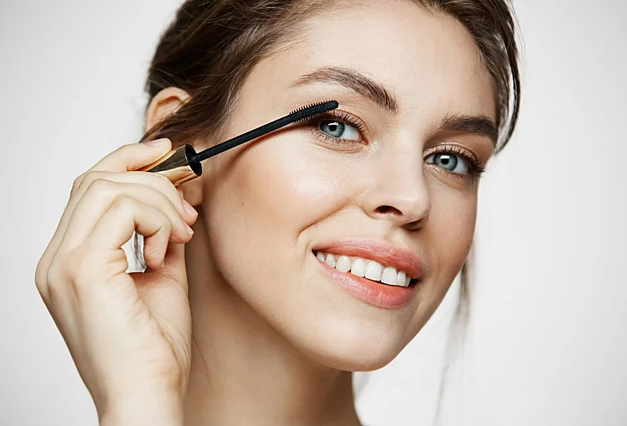 Alarga tus pestañas con estas máscaras de Maybelline que además son waterproof