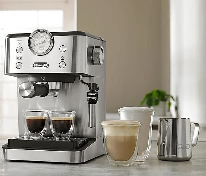 Despídete de la cal y prolonga la vida de tu cafetera con este descalcificador de De'Longhi