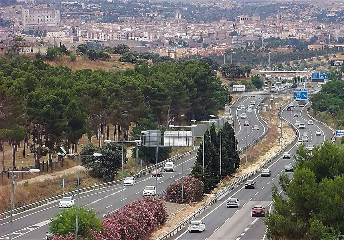 Semana Santa en coche: ¿es más barato viajar en un eléctrico o en uno de gasolina?