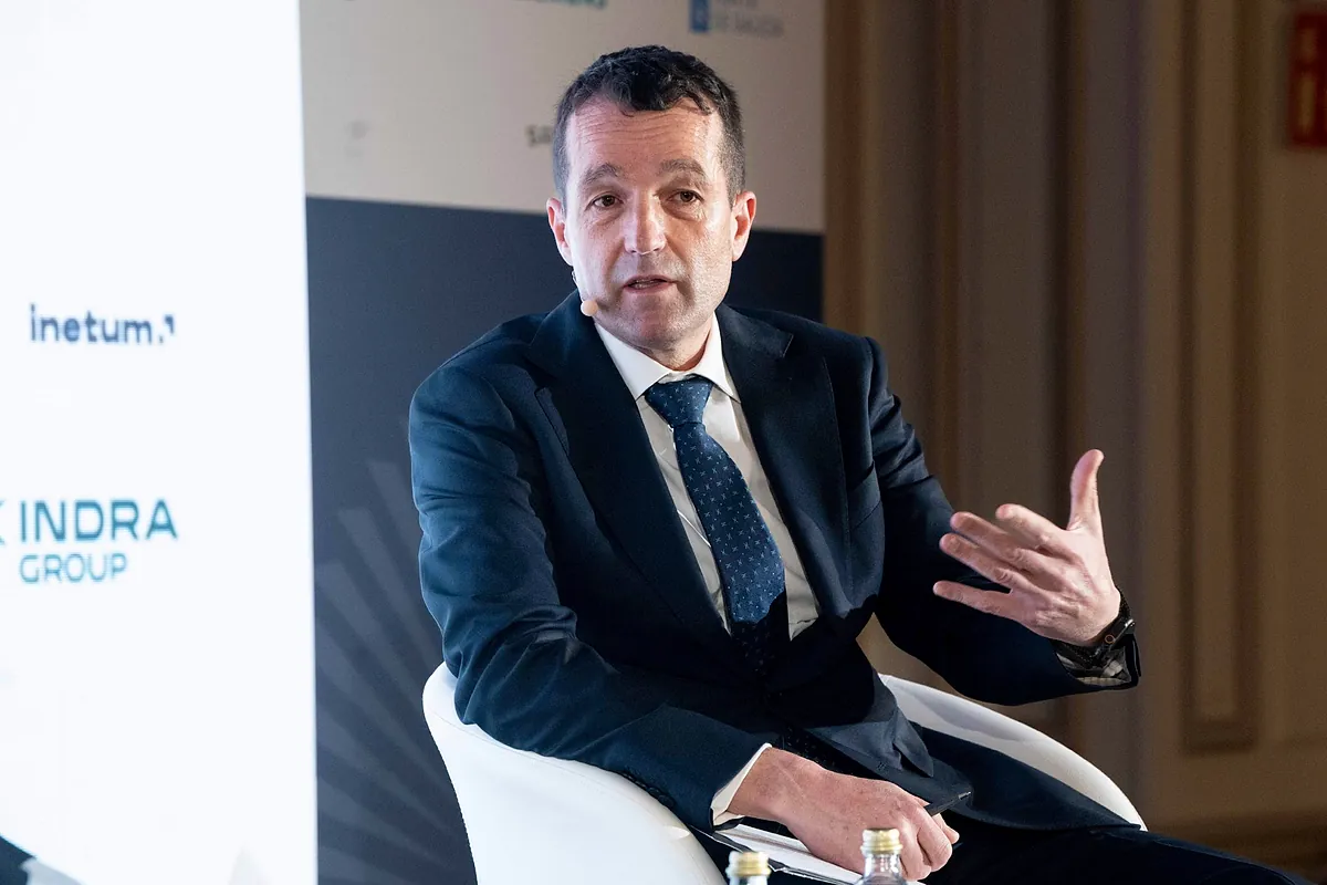 Ángel Escribano dimitirá esta tarde como presidente de Indra