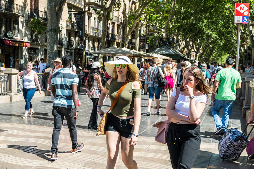 La turistificación ha hecho que Mercadona se encuentre con un rival en Barcelona: los supermercados 24 horas