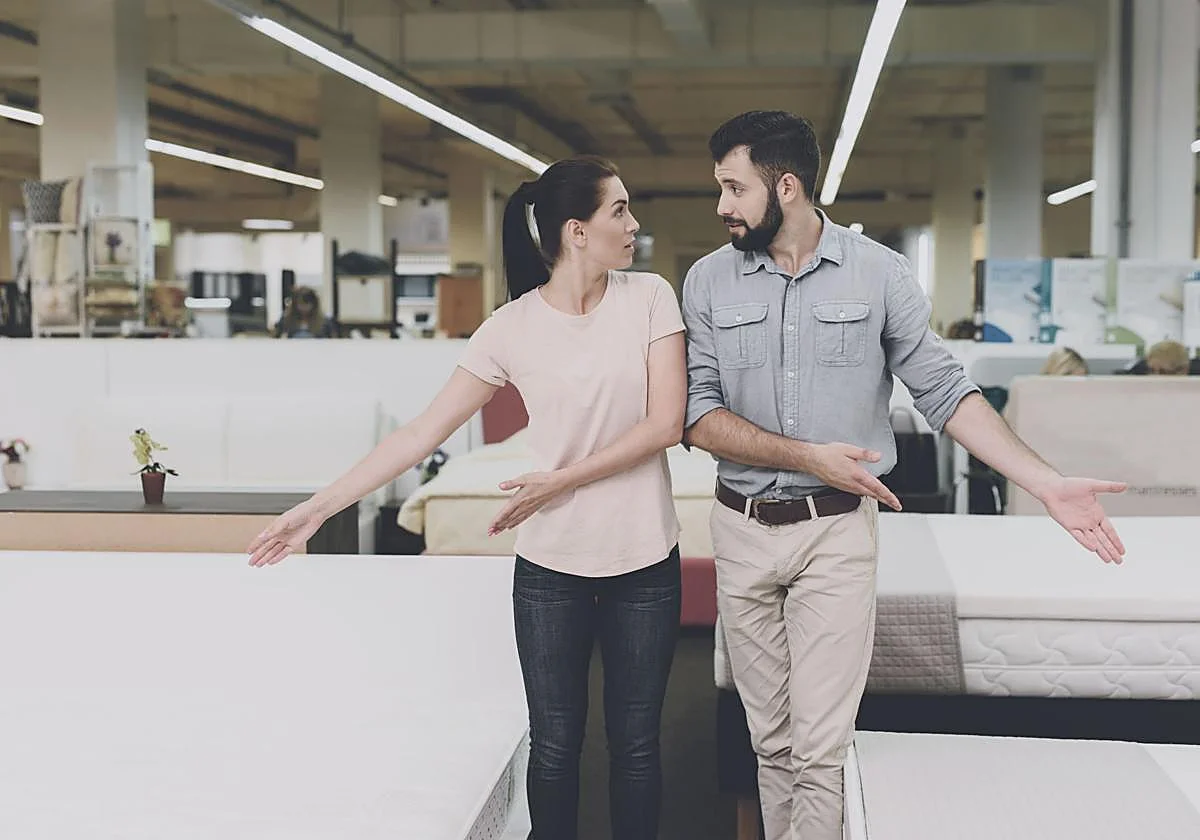 De látex, de muelles, duro... Antes de elegir un colchón, hazte estas preguntas y no te olvides de 'la prueba de la mano'