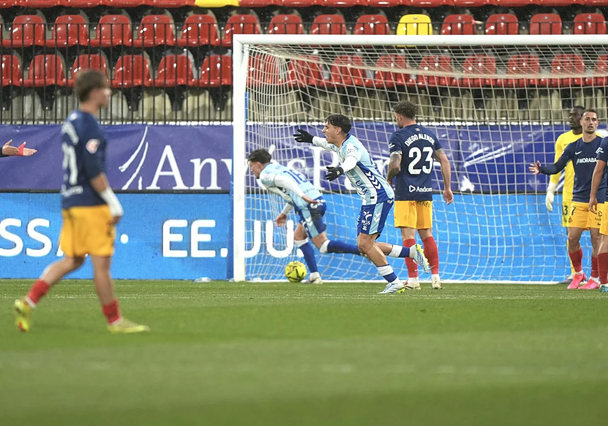 El Málaga tiene que conformarse al final con el empate en otro partido loco (3-3)