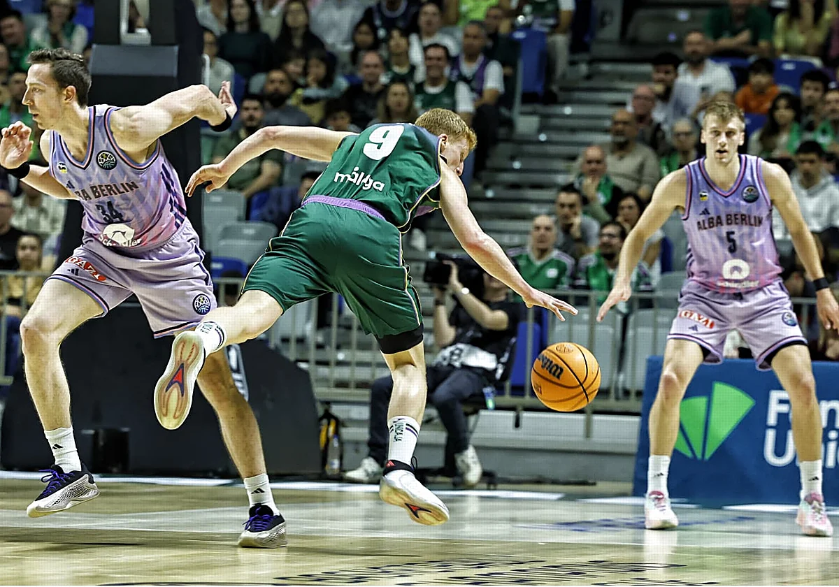 El Unicaja supera su irregularidad y a un combativo Alba Berlín para rozar la Final Four (72-69)