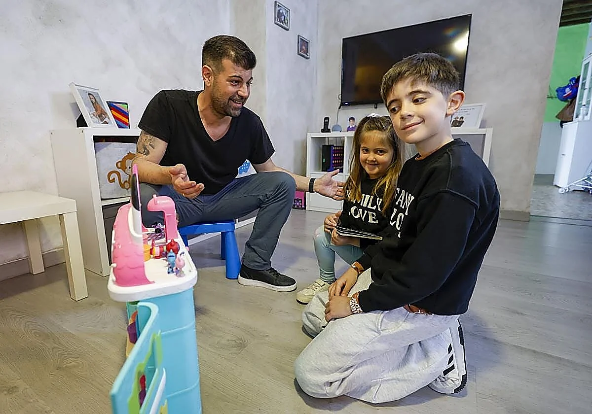 El autismo infantil destapa el de los padres: «Me lo detectaron en la revisión de mi hijo»