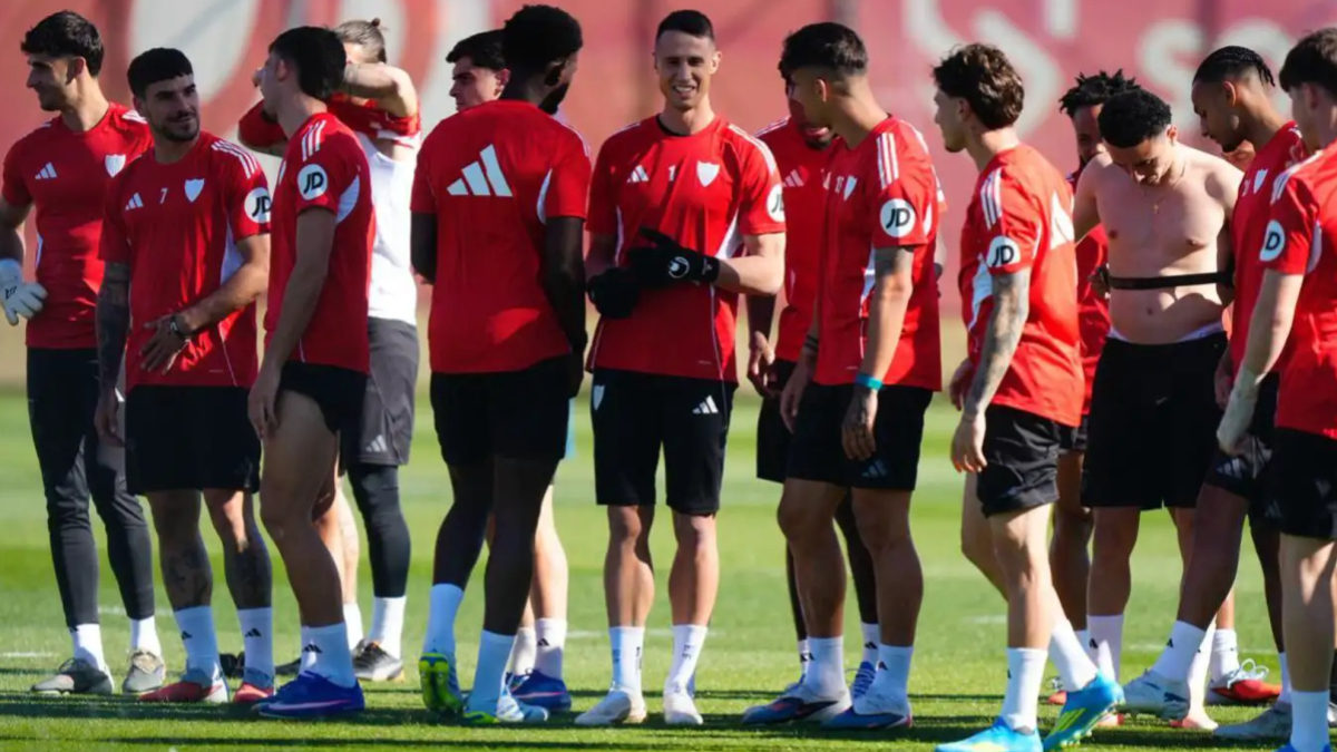 Cursillo exprés de García Plaza a los internacionales del Sevilla