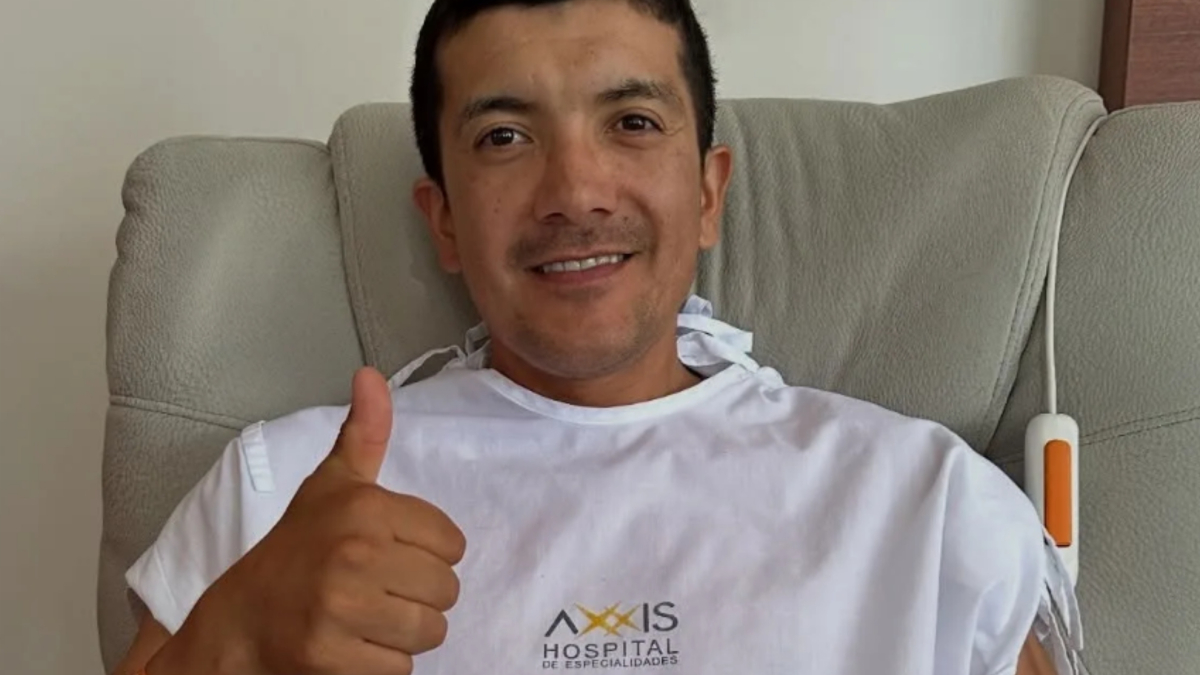 Carapaz, a un mes del Giro, pasa por quirófano por 'sorpresa': "No estaba en el plan"