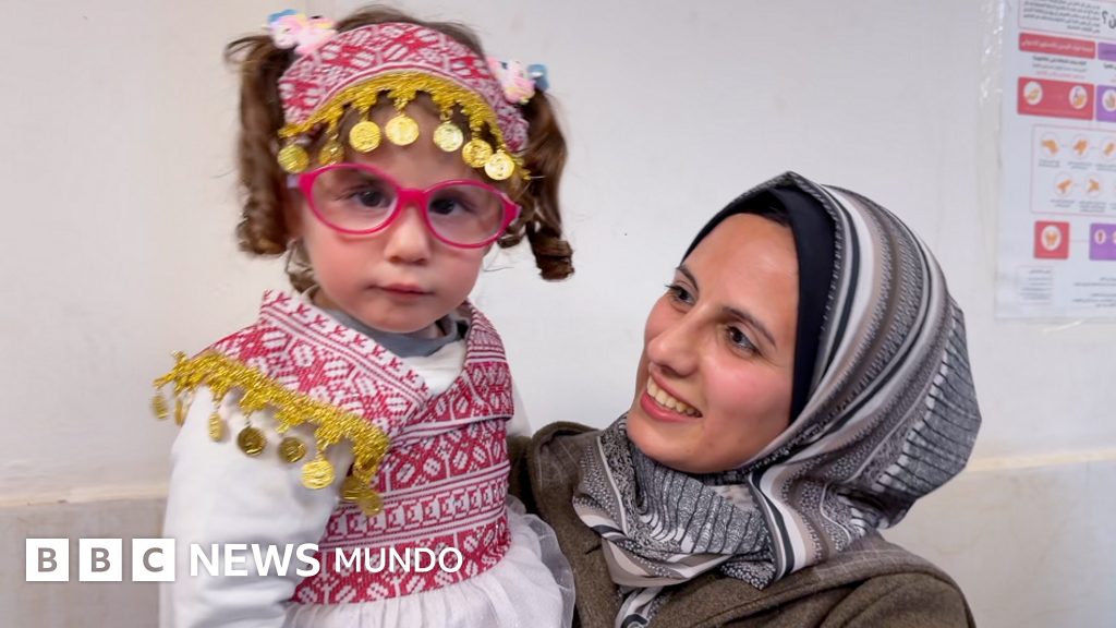 La conmovedora historia de la madre palestina que se reencontró con su hija evacuada de Gaza después de 2 años