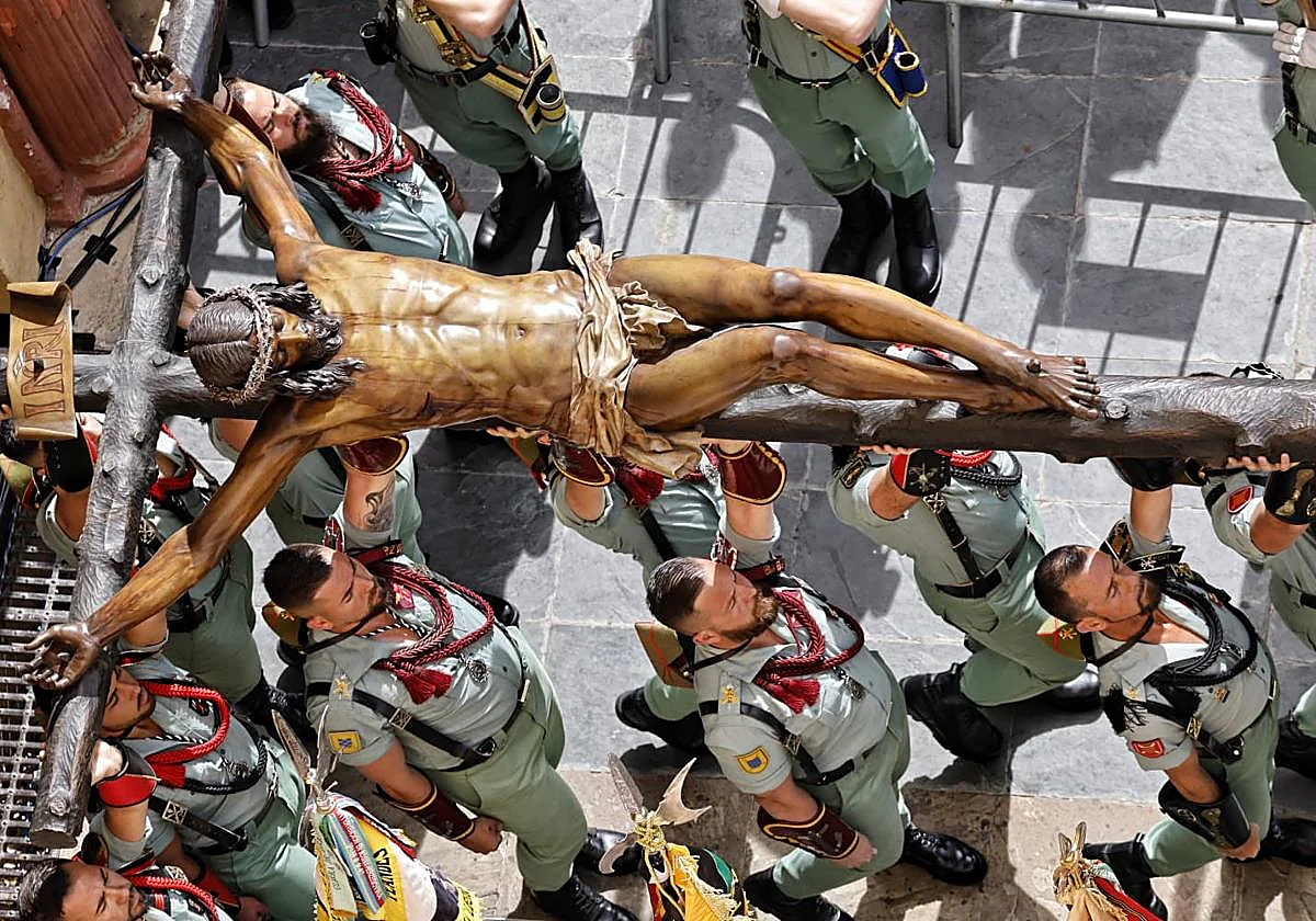 Pasión legionaria para arrancar el Jueves Santo en Málaga
