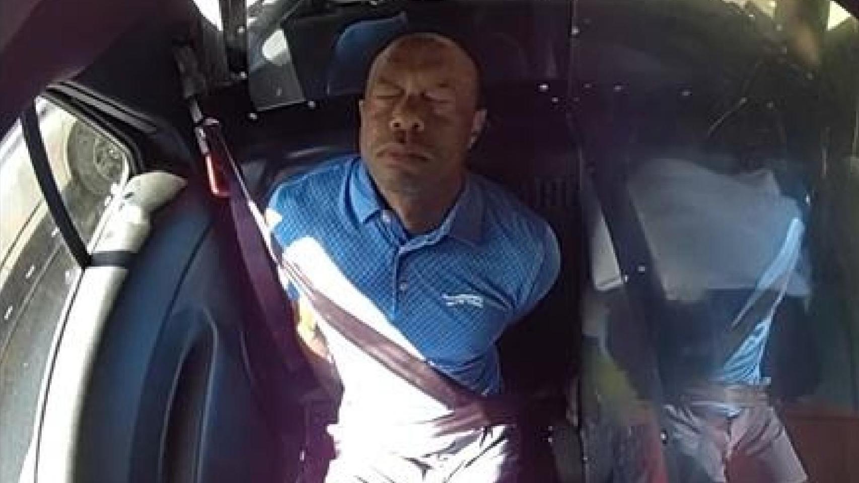 Tiger Woods, desorientado y sudoroso tras su accidente de coche: sale a la luz el vídeo policial de su detención