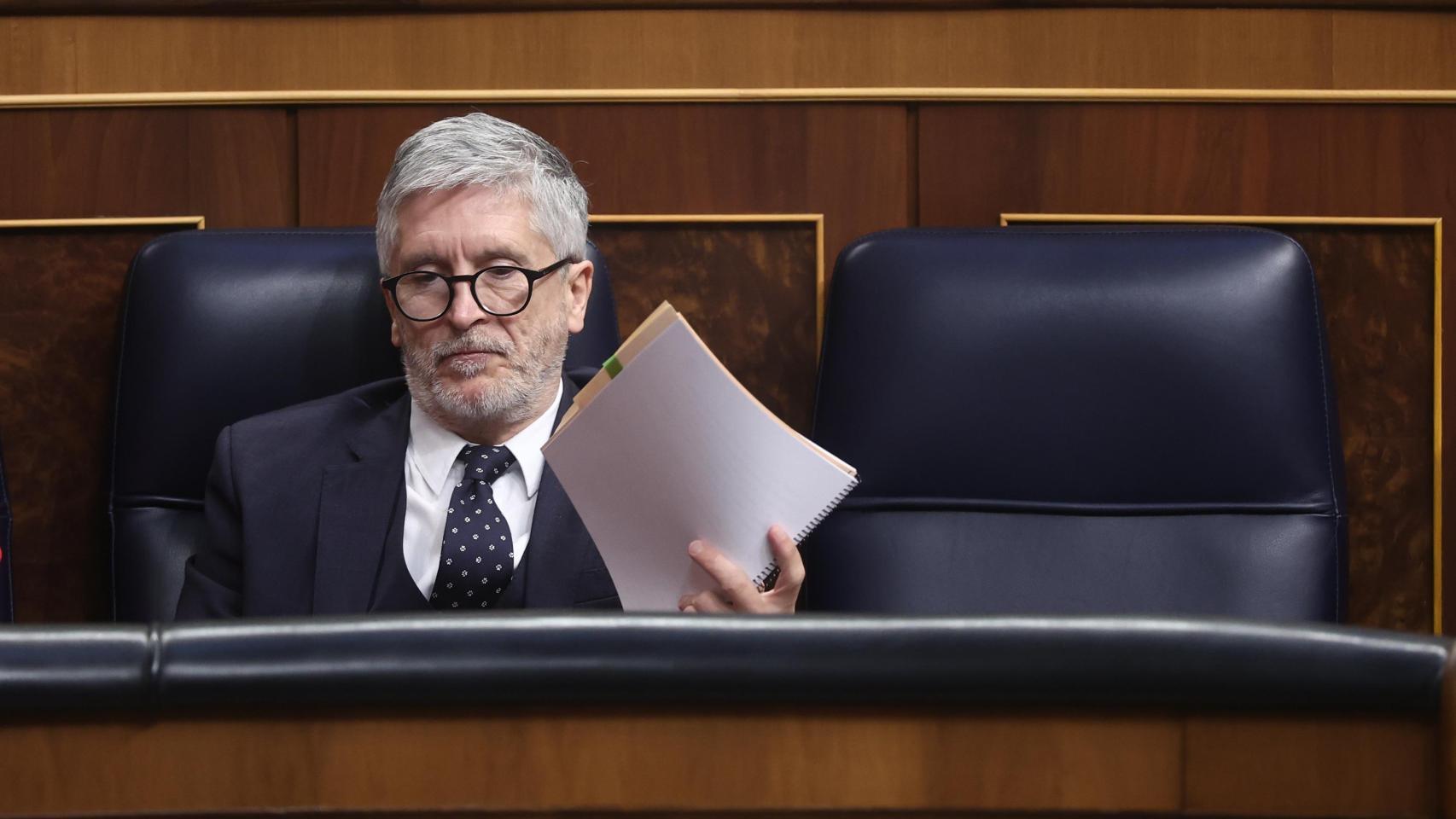 Marlaska podrá clasificar como "confidencial" información que según él afecte a "intereses de España" sin llevarlo al Congreso