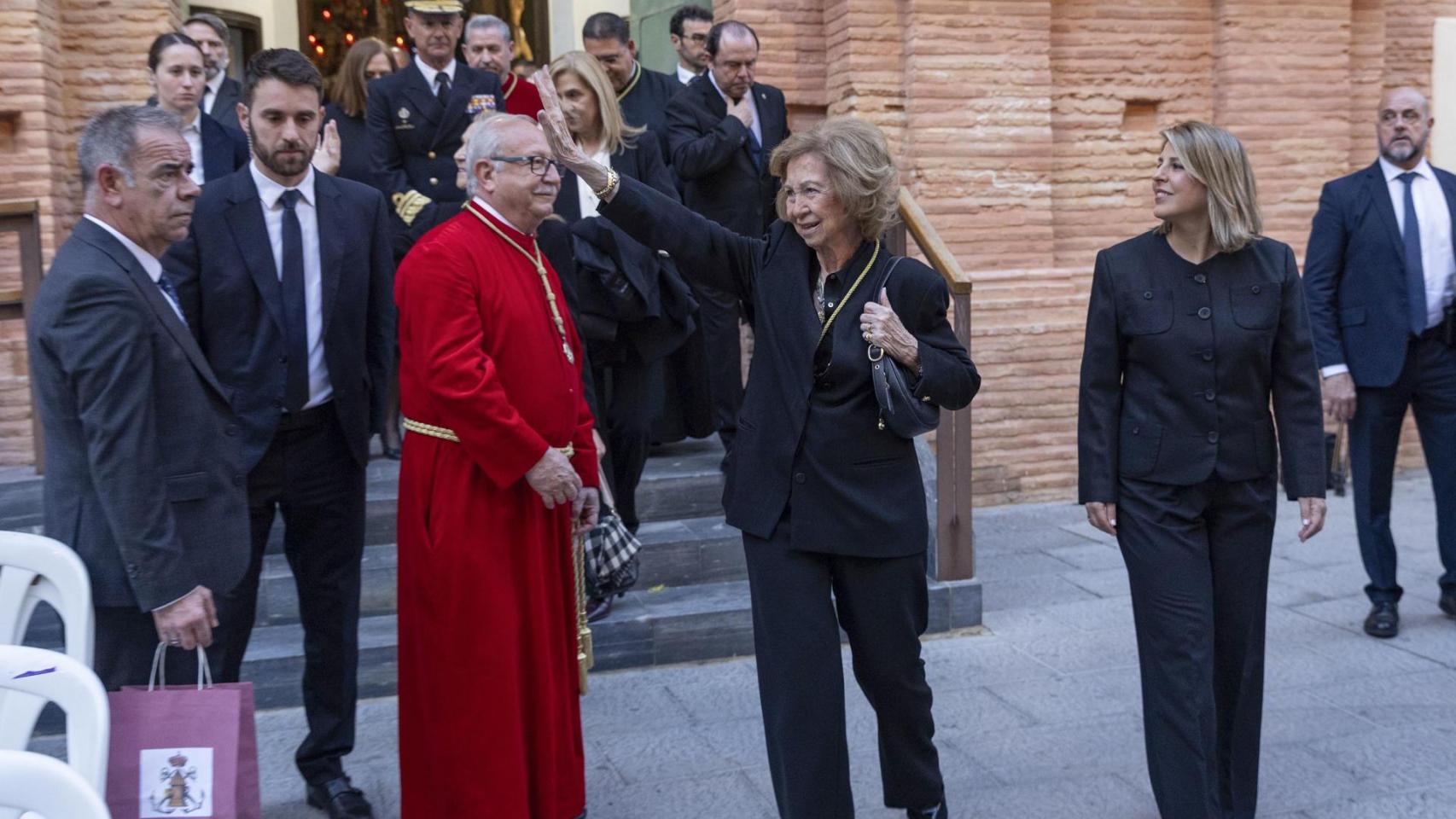 La reina Sofía y sus hijas asisten a la procesión del Silencio y del Cristo de los Mineros de Cartagena