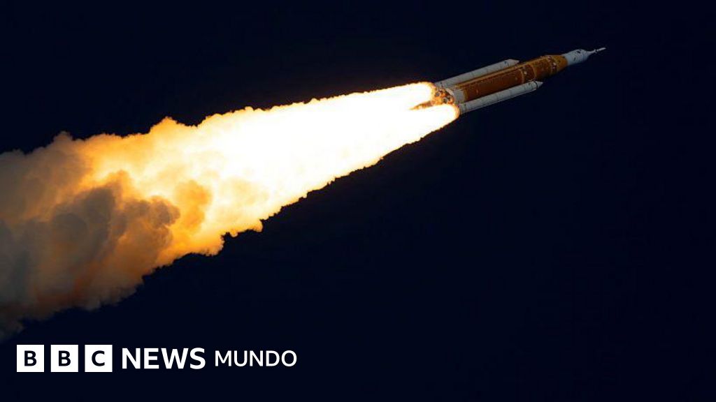 La nave Orión realiza con éxito la maniobra de inyección translunar y los astronautas de la misión Artemis II ya se dirigen hacia la Luna