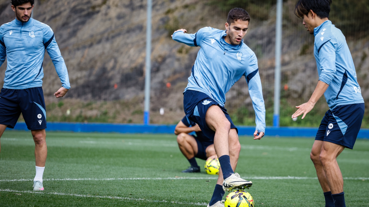 Guedes, Caleta-Car y Sucic entrenan y estarán mañana en Anoeta contra el Levante
