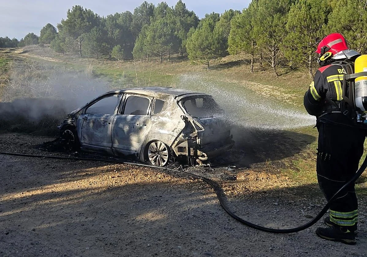 Un vecino de Valladolid muere carbonizado en su coche junto a sus tres perros