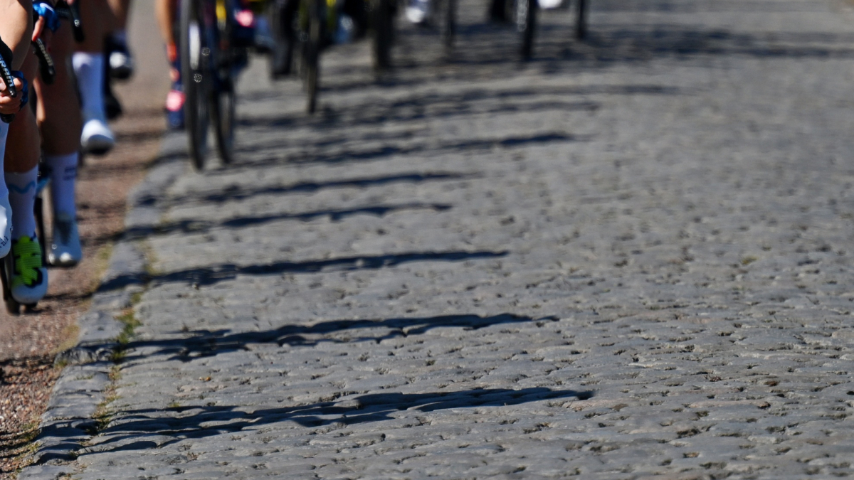 El Tour de Flandes se tiñe de luto otra vez: muere un ciclista en la prueba de aficionados