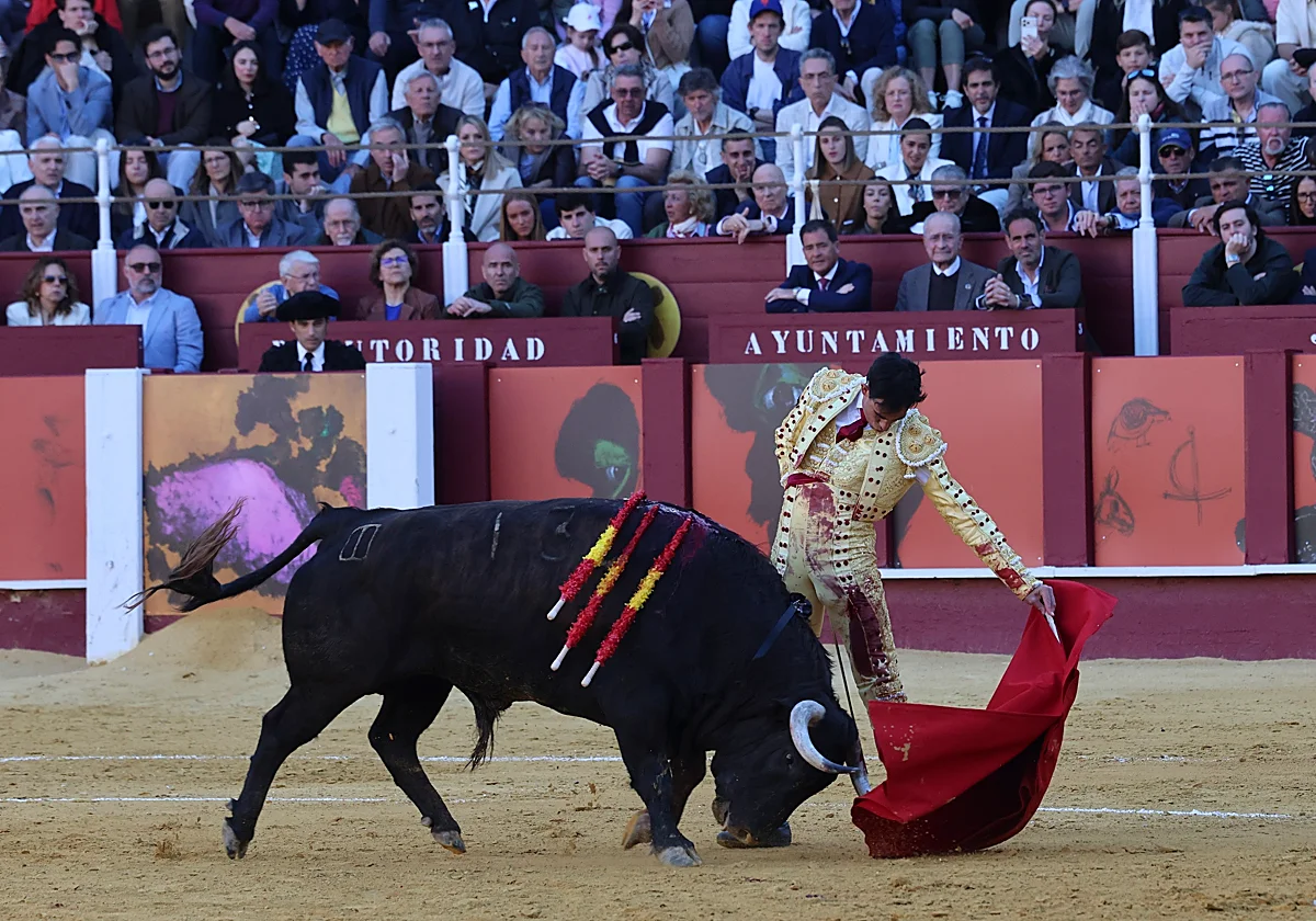 Solitaria vuelta para Fortes en una corrida Picassiana con el recuerdo presente de Ricardo Ortiz