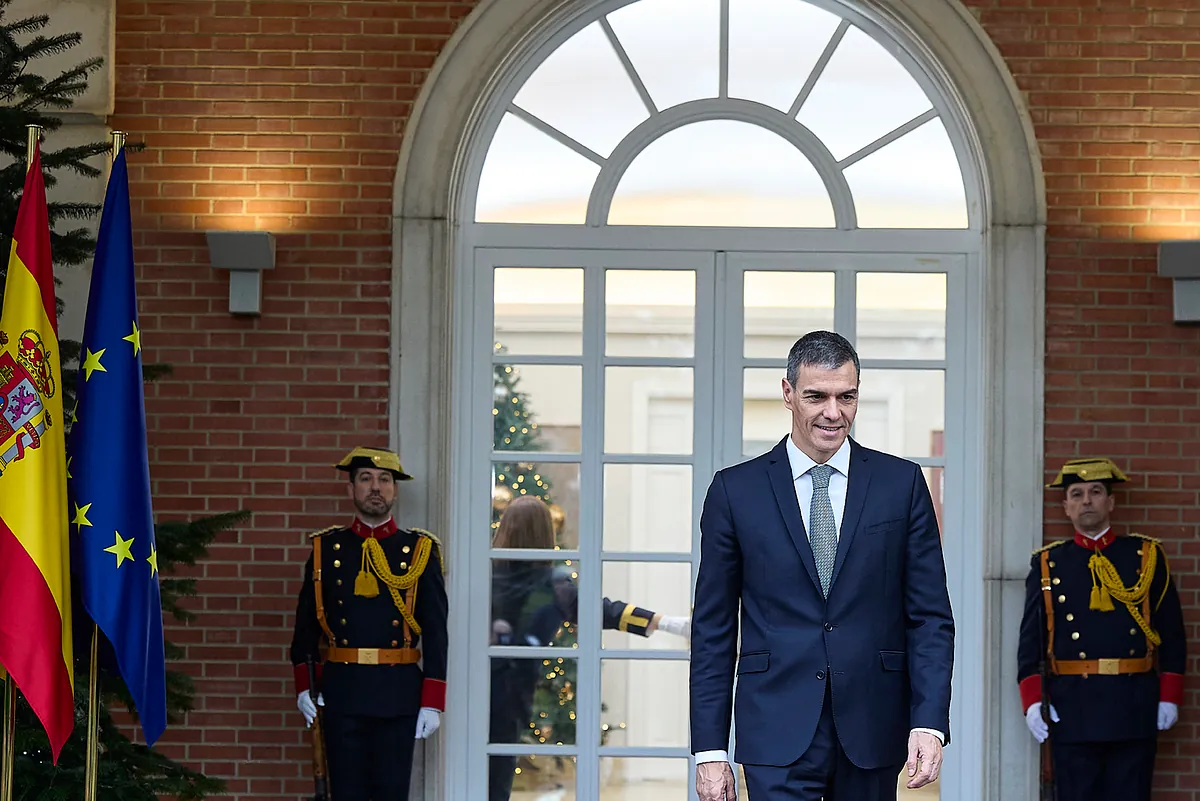 Sánchez promete buscar "apoyos debajo de las piedras" para "dar lo mejor en la segunda mitad de la legislatura"