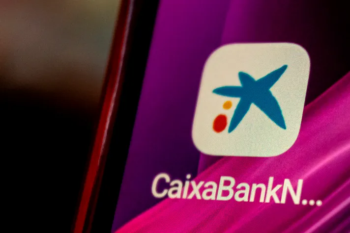 CaixaBank impulsa un 30% las altas digitales y un 23% las ventas digitales en 2025
