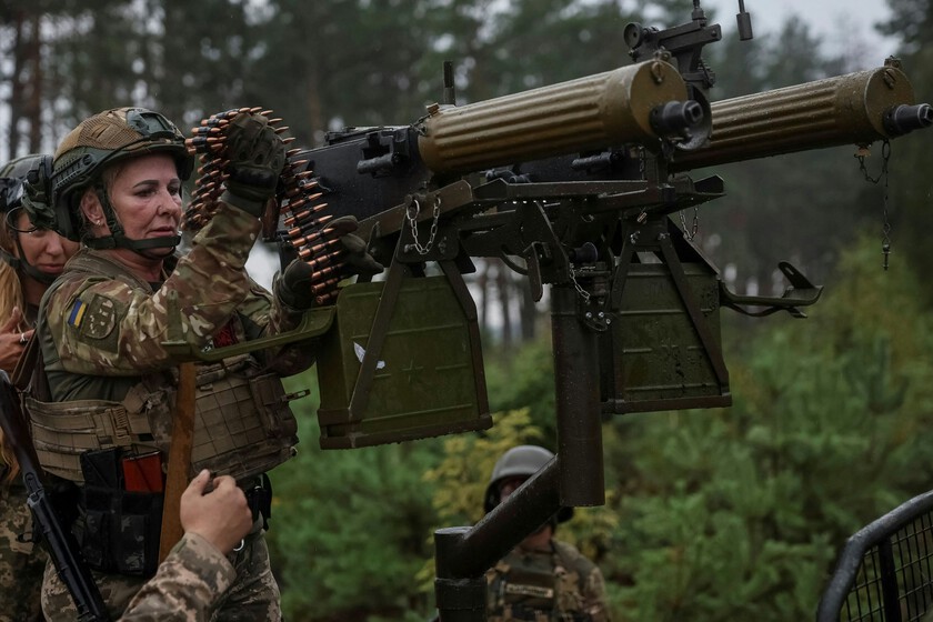 La guerra de drones en Ucrania es un completo disparate: los manuales que servían hace dos semanas, hoy son una trampa mortal