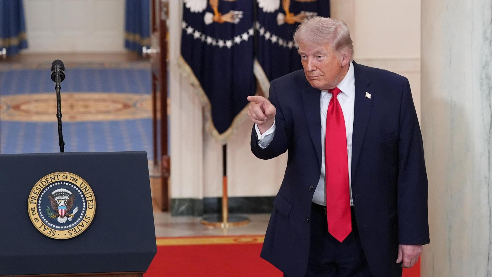 Trump eleva el tono contra Irán: "Abrid el puto estrecho locos bastardos o viviréis un infierno. ¡Ya veréis! Y alabado sea Alá"